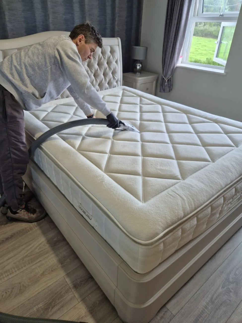 Mattress deep cleaning
